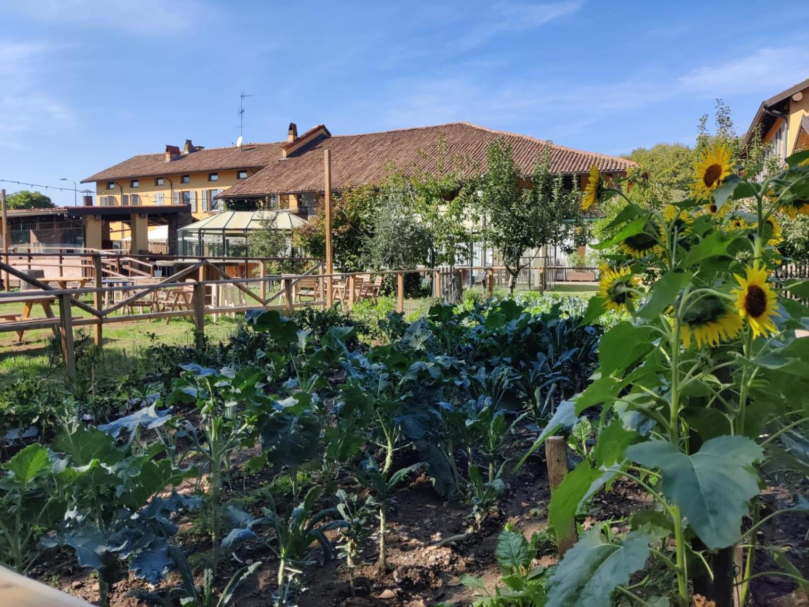 Хостел Cascina Bellaria Милан Экстерьер фото